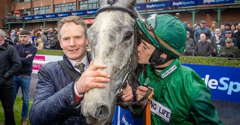 Irish jockey who won Grand National says trainer's premonition .